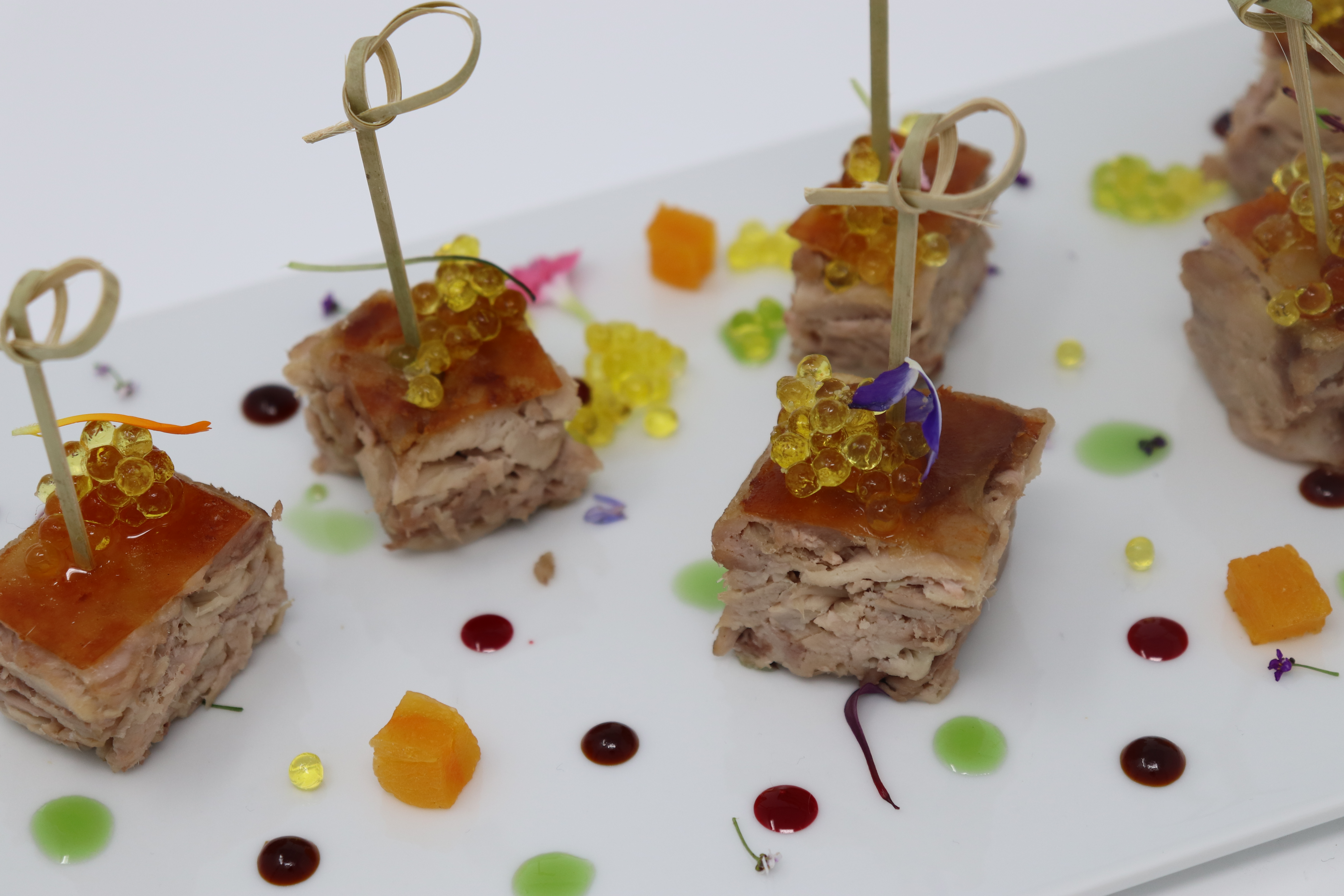 Plancha de cochinillo confitado